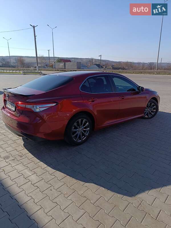 Седан Toyota Camry 2018 в Любашівці