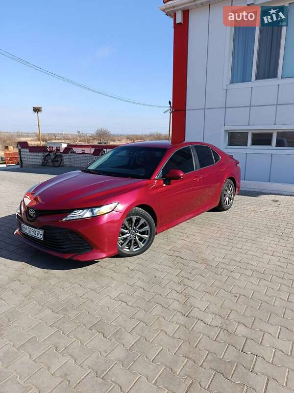 Седан Toyota Camry 2018 в Любашівці