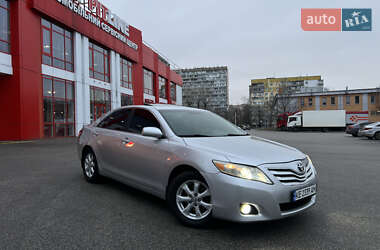 Седан Toyota Camry 2010 в Дніпрі