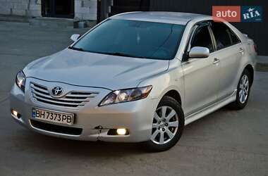 Седан Toyota Camry 2008 в Сарнах