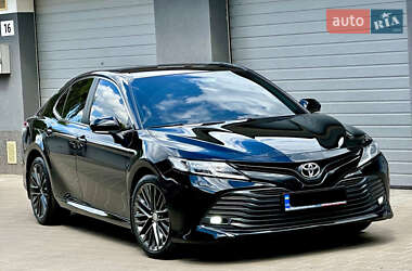 Седан Toyota Camry 2018 в Житомирі