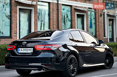 Седан Toyota Camry 2017 в Києві