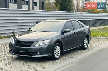 Седан Toyota Camry 2012 в Киеве