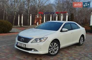 Седан Toyota Camry 2013 в Миргороде