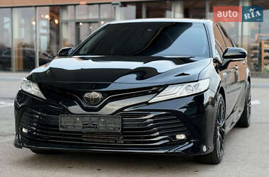 Седан Toyota Camry 2017 в Дніпрі