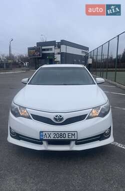 Седан Toyota Camry 2012 в Харкові