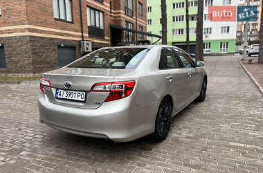 Седан Toyota Camry 2013 в Києві