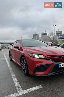 Седан Toyota Camry 2020 в Киеве