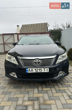 Седан Toyota Camry 2012 в Кременчуці