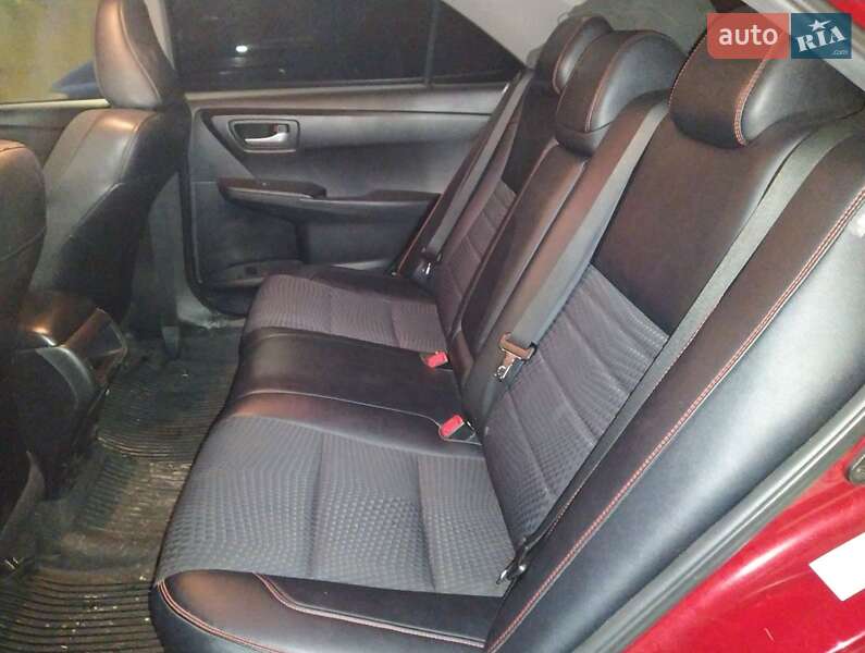 Седан Toyota Camry 2015 в Львове