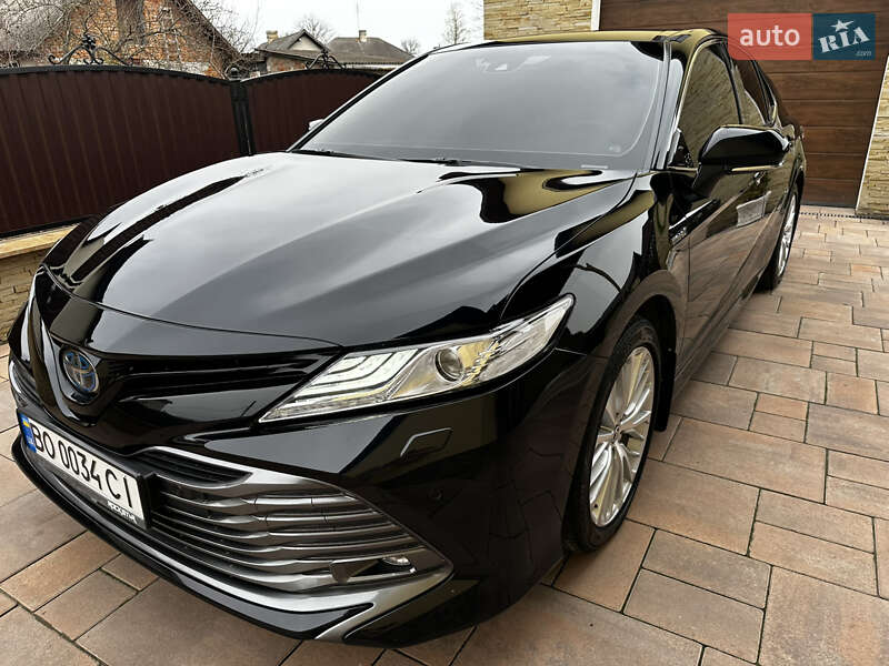 Седан Toyota Camry 2020 в Збаражі