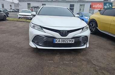 Седан Toyota Camry 2017 в Києві