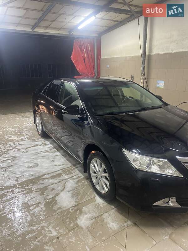 Седан Toyota Camry 2014 в Залещиках