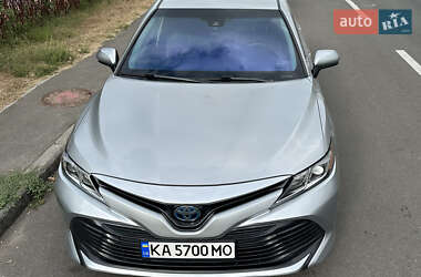 Седан Toyota Camry 2017 в Киеве