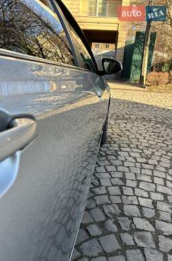 Седан Toyota Camry 2017 в Ужгороді