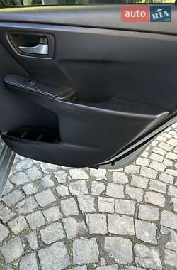 Седан Toyota Camry 2017 в Ужгороді