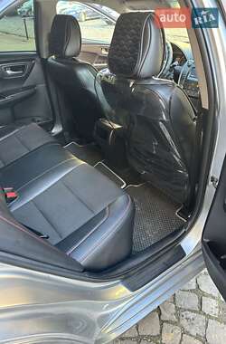 Седан Toyota Camry 2017 в Ужгороді