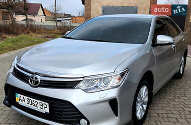 Седан Toyota Camry 2016 в Києві