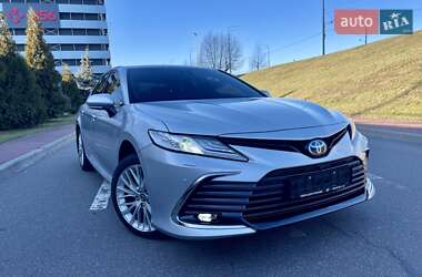 Седан Toyota Camry 2022 в Києві