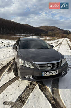 Седан Toyota Camry 2014 в Жовкві