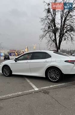 Седан Toyota Camry 2021 в Киеве