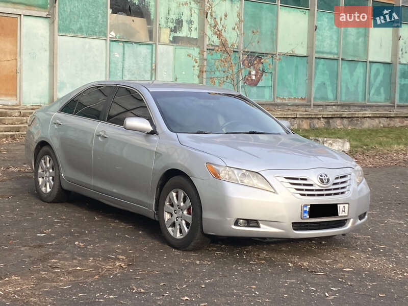 Седан Toyota Camry 2007 в Києві