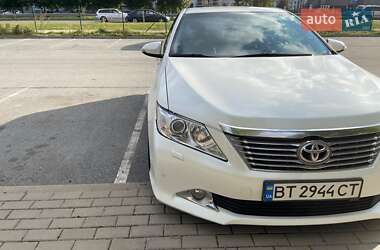 Седан Toyota Camry 2012 в Львові