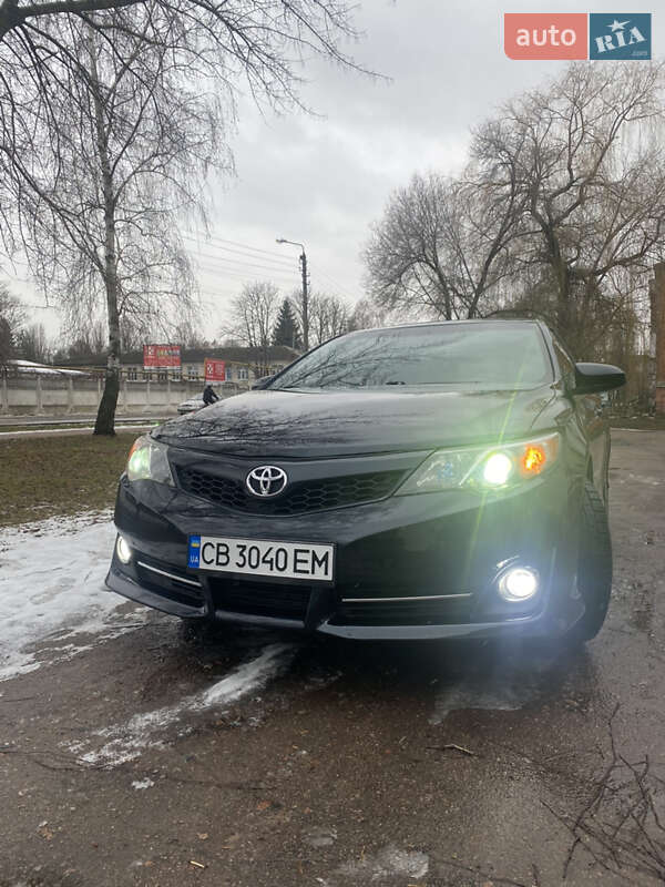 Седан Toyota Camry 2014 в Броварах