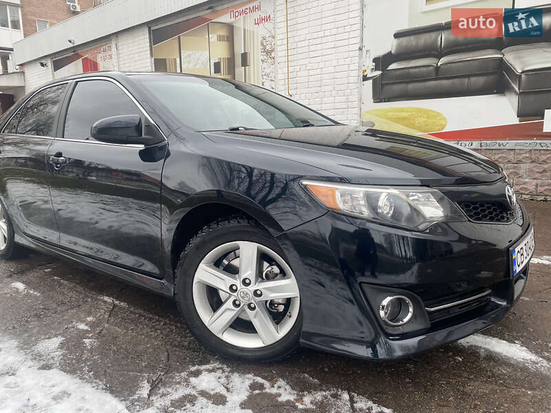 Седан Toyota Camry 2014 в Броварах