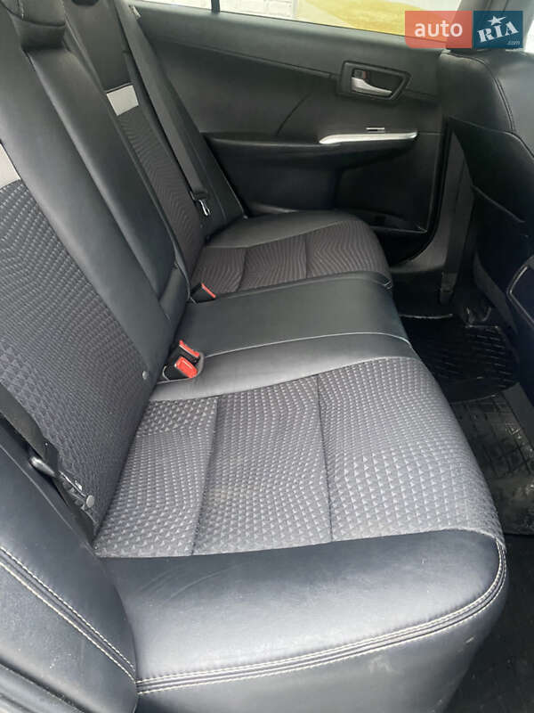 Седан Toyota Camry 2014 в Броварах