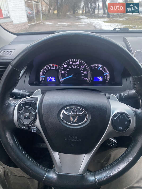 Седан Toyota Camry 2014 в Броварах