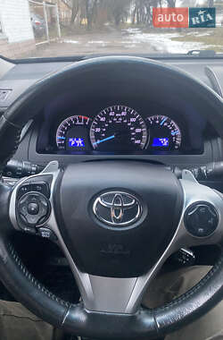 Седан Toyota Camry 2014 в 