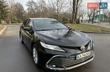 Седан Toyota Camry 2019 в Киеве