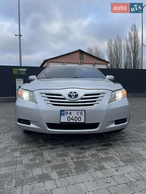 Седан Toyota Camry 2008 в Кропивницком