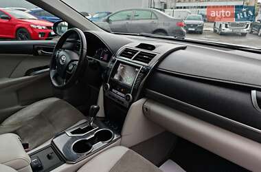 Седан Toyota Camry 2012 в Львові