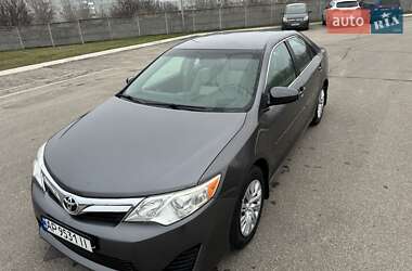 Седан Toyota Camry 2013 в Запоріжжі