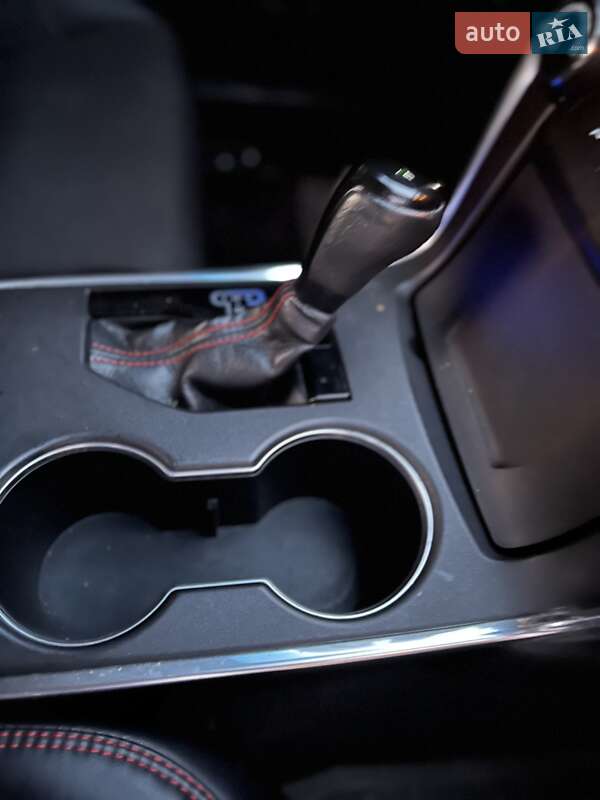 Седан Toyota Camry 2015 в Гайвороні