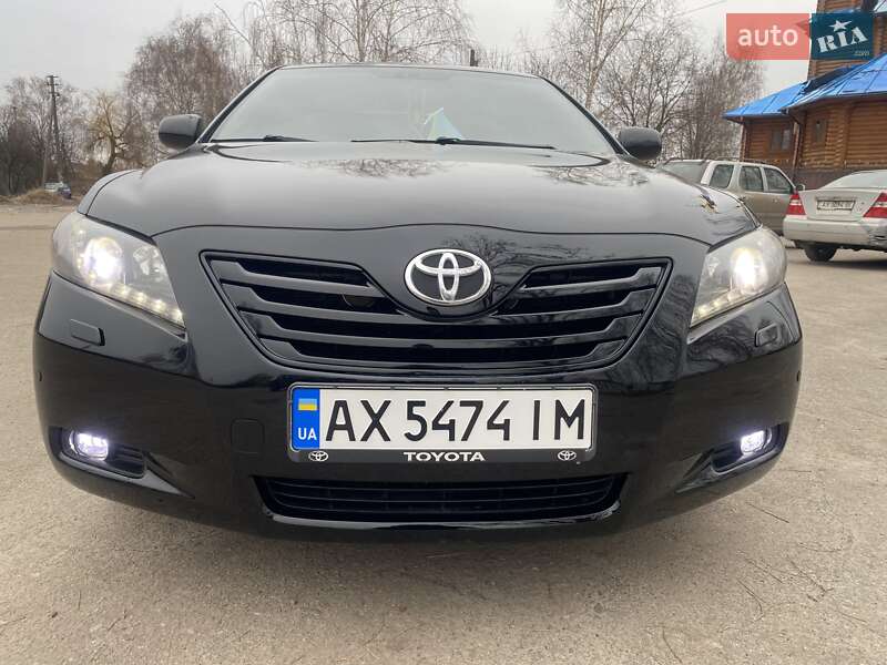 Седан Toyota Camry 2007 в Ізюмі