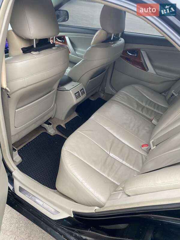 Седан Toyota Camry 2007 в Ізюмі