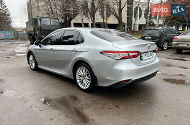 Седан Toyota Camry 2018 в 