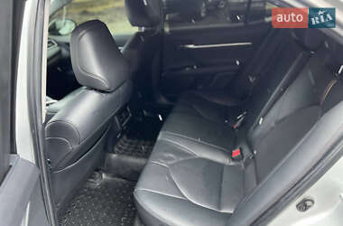 Седан Toyota Camry 2018 в 