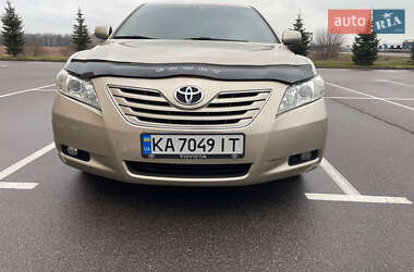 Седан Toyota Camry 2006 в Києві