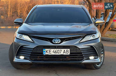 Седан Toyota Camry 2022 в Кривому Розі