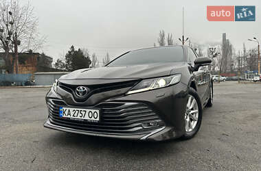 Седан Toyota Camry 2018 в Киеве