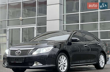 Седан Toyota Camry 2011 в Харкові