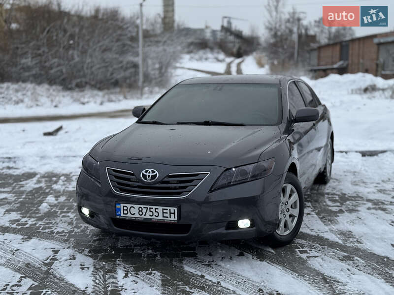 Седан Toyota Camry 2008 в Львове