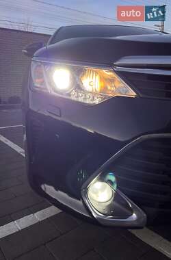 Седан Toyota Camry 2015 в 