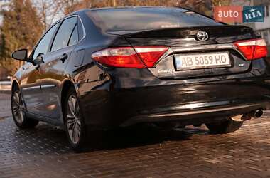 Седан Toyota Camry 2016 в Гайсине