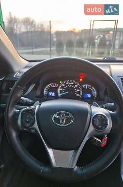 Седан Toyota Camry 2014 в 