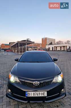 Седан Toyota Camry 2014 в 